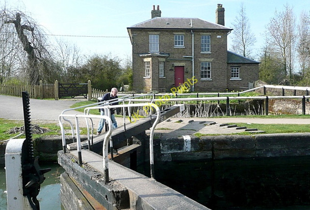 Photo 6"x4" Marsworth top lock Tring c2010