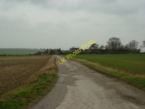 Photo 6"x4" The track to Refuge Farm Thwing c2010