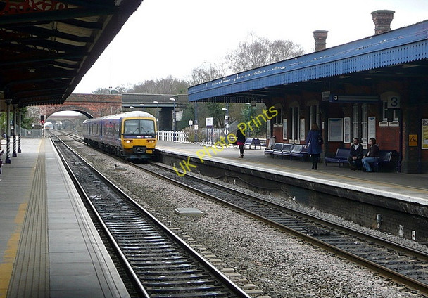 Photo 6"x4" Twyford railway station Twyford\/SU7975 c2010