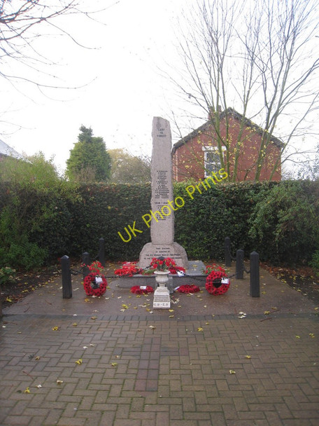 Photo 6"x4" War Memorial, Althorpe Althorpe c2010