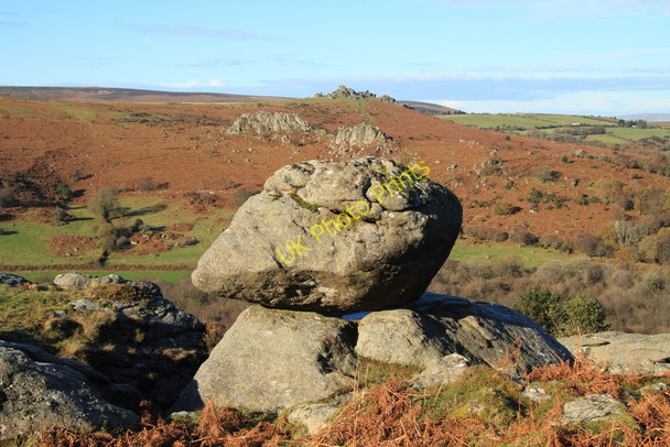 Photo 6"x4" Logan stone Water\/SX7580 c2010
