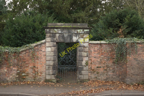Photo 6"x4" Bench Marked Gate Dunham Town c2010