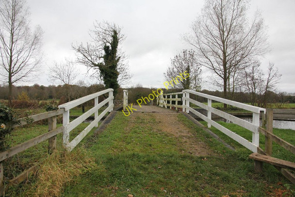 Photo 6"x4" Back to the towpath Sheffield Bottom c2010
