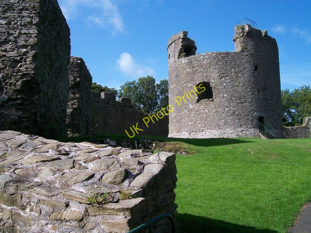 Photo 6"x4" The keep of Dundrum Castle from the gate to the Upper Ward Dundrum\/J4036 c2010