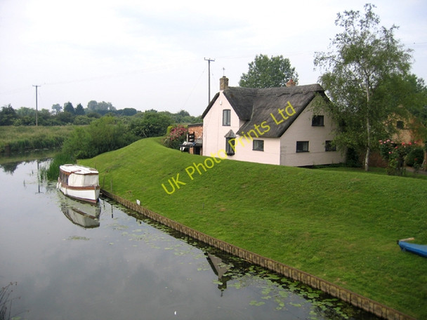 Photo 6"x4" Twenty Pence Cottage, Wilburton, Cambs Chittering c2006