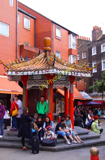 Photo 6"x4" Chinese style shelter in Chinatown Westminster c2010
