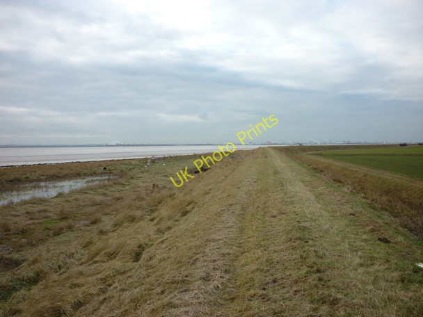 Photo 6"x4" Walking west along  the north bank of the Humber Sunk Island c2011