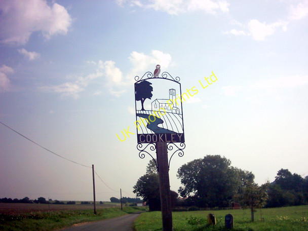 Photo 6"x4" Cookley Village Sign Walpole\/TM3674 c2006