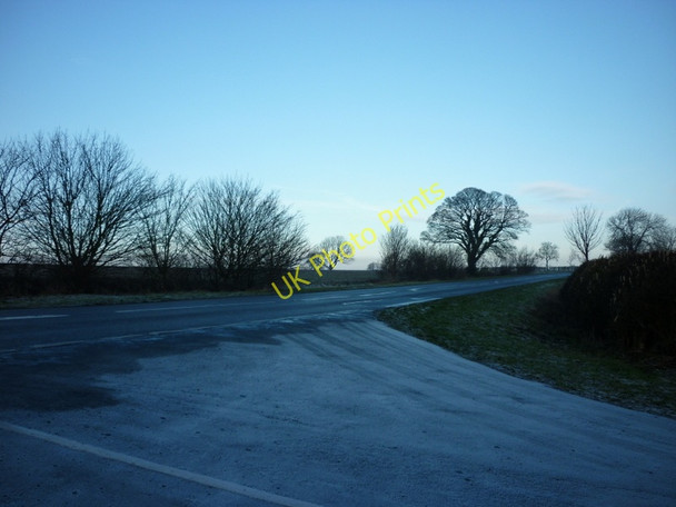 Photo 6"x4" The B1225 High Street Benniworth c2011