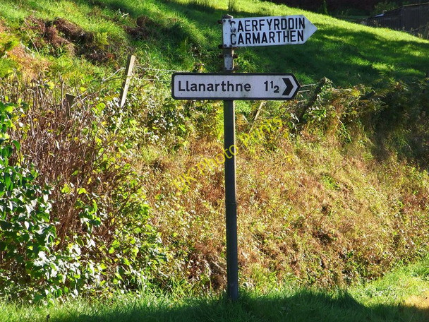 Photo 6"x4" Signs Ancient(ish) and Modern Dryslwyn\/SN5520 c2010