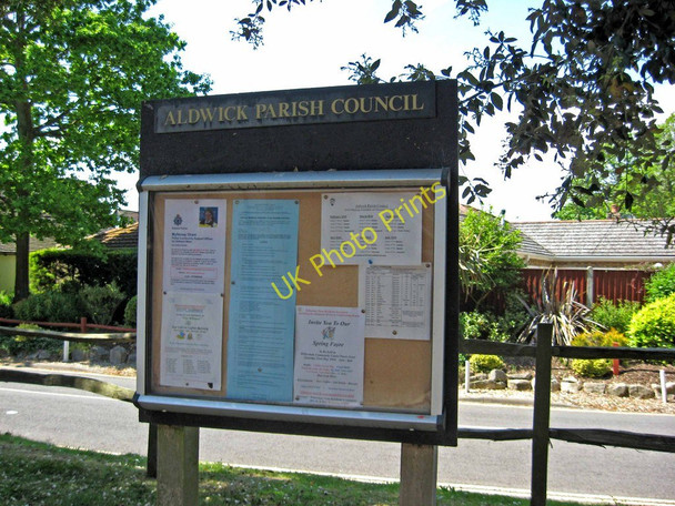Photo 6"x4" Aldwick Parish Council notice board, Coastguards Parade, Barrack Lane Aldwick c2010