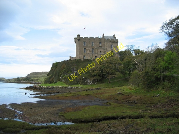 Photo 6"x4" Dunvegan Castle Garrachan c2006
