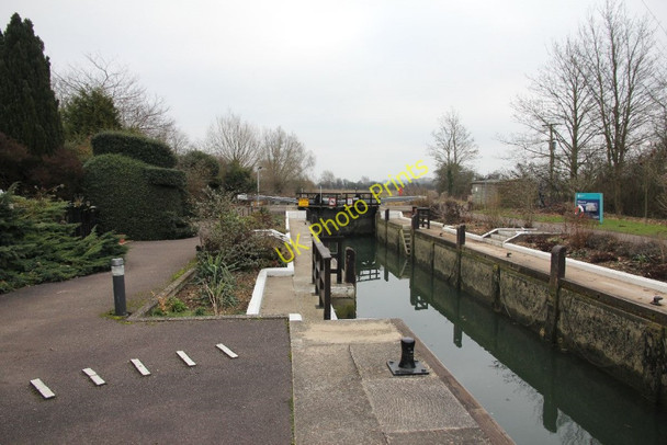 Photo 6"x4" Thames Path that side Clanfield\/SP2801 c2011