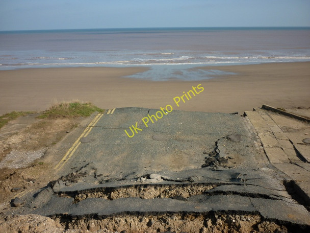 Photo 6"x4" A road to nowhere, Aldbrough, East Yorkshire Aldbrough c2011