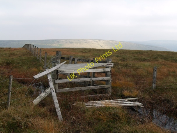Photo 6"x4" Fence corner, Middle Hill Williamslee c2006