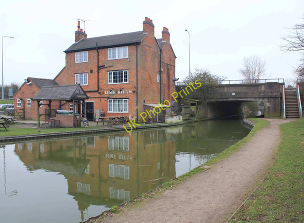 Photo 6"x4" Lime Kilns public house Hinckley c2011