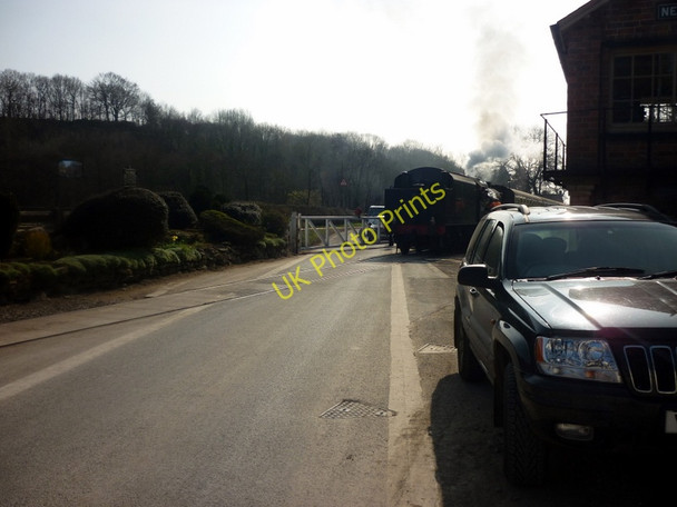 Photo 6"x4" Train #45428 at Newbridge level crossings Pickering\/SE7984 c2011