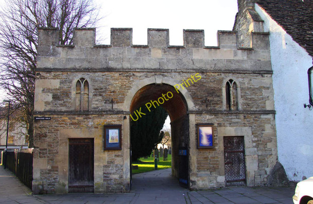 Photo 6"x4" Tolsey Gate to the Abbey Malmesbury c2011