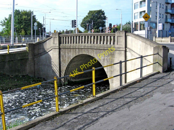 Photo 6"x4" Bridge over Grand Canal, Inchicore\/Inse Ch\u00c3\u00b3r Drimnagh c2010