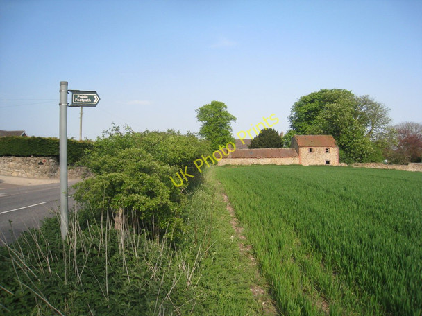 Photo 6"x4" Farm buildings and footpath Ludford\/TF1989 c2011