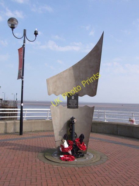 Photo 6"x4" Naval Memorial in Kingston Upon Hull Kingston upon Hull c2011