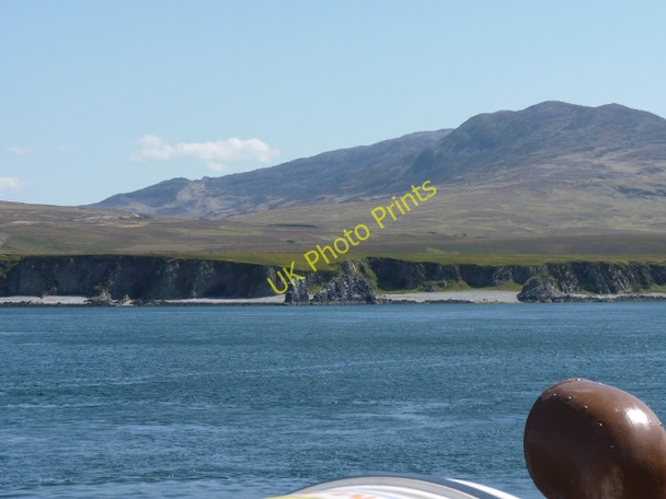 Photo 6"x4" Rock formations on beach below Cnocbreac, Jura Cnocbreac c2011