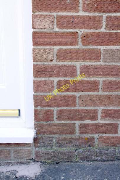 Photo 6"x4" Benchmark on #58 Hamfield Wantage c2011