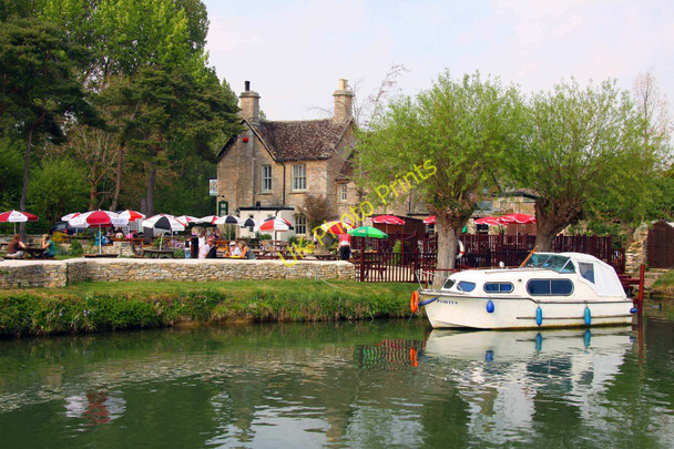 Photo 6"x4" The Swan Hotel by the Thames Radcot c2011