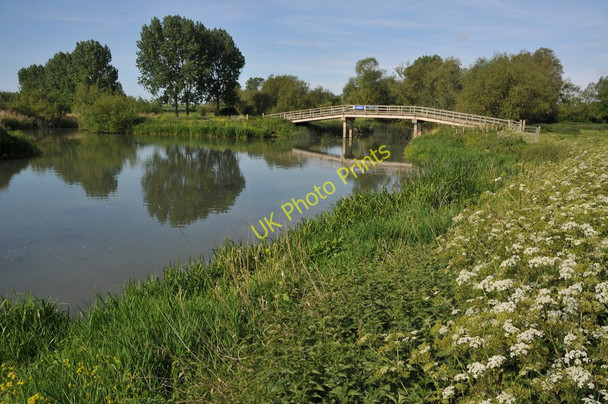 Photo 6"x4" Bridge over the River Thames Lechlade on Thames c2011