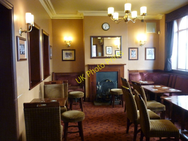 Photo 6"x4" One of the rooms in the Rugby Tavern Kingston upon Hull c2011