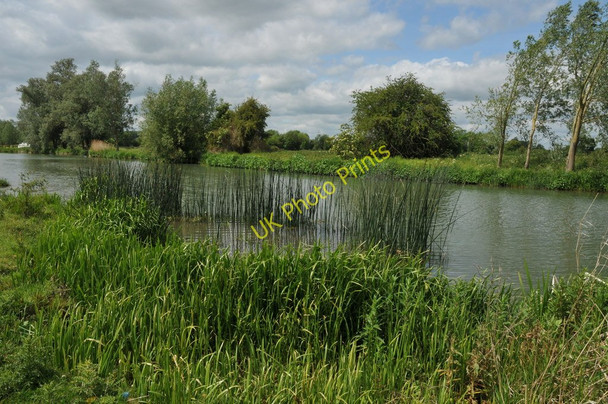 Photo 6"x4" River Thames near Radcot Lock Clanfield\/SP2801 c2011
