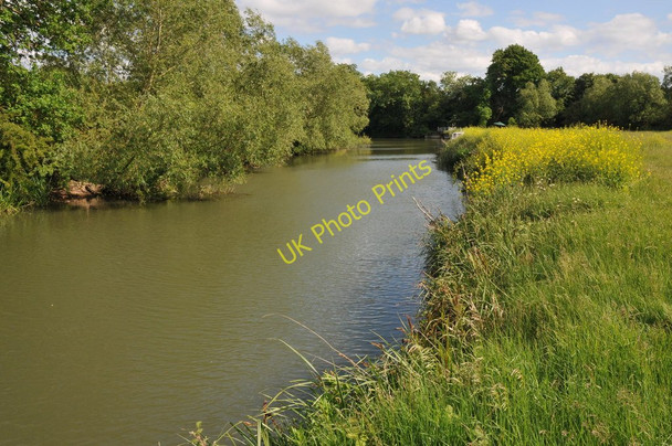 Photo 6"x4" River Thames near Newbridge Brighthampton c2011