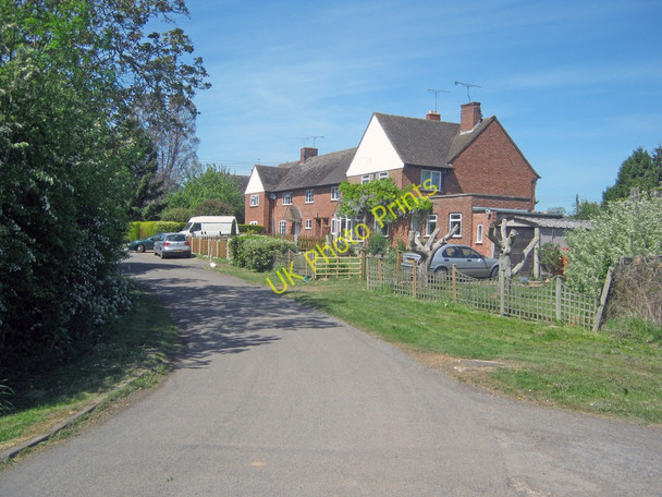 Photo 6"x4" Row of houses at Baughton Baughton c2011