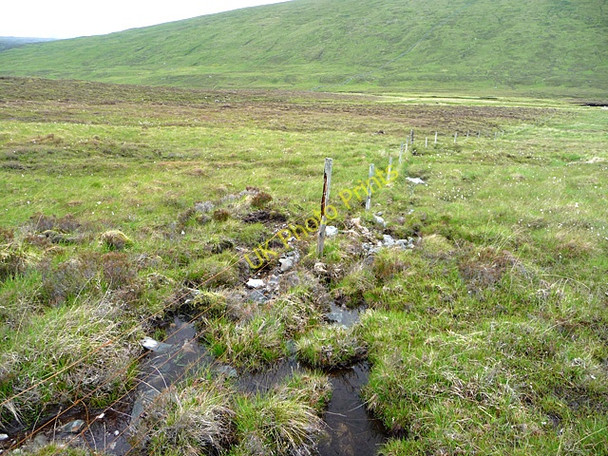 Photo 6"x4" Fenceline in Srath Chrombaill Srath Chrombaill c2011