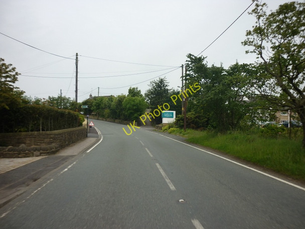 Photo 6"x4" The A640 at Clough Manor Hotel Denshaw c2011