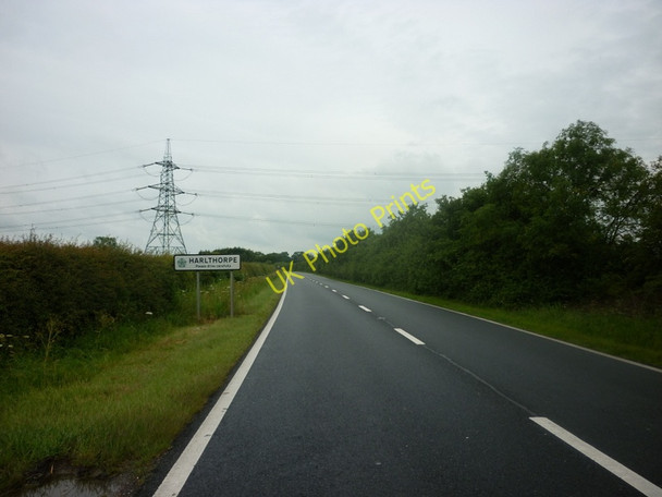Photo 6"x4" Entering Harlthorpe, East Yorkshire Harlthorpe c2011