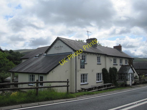 Photo 6"x4" Pengenffordd: The Castle Inn Pengenffordd c2011
