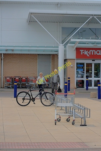 Photo 6"x4" Shopping Trolley and a Bike Huntington\/SE6155 c2011