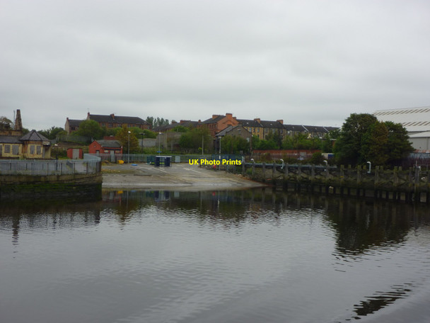 Photo 6"x4" Doon The Watter - 25th June 2011 : The Renfrew Ferry  (North Slipway) Clydebank\/NS4970 c2011