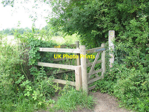 Photo 6"x4" Gate on a footpath Birchden c2011