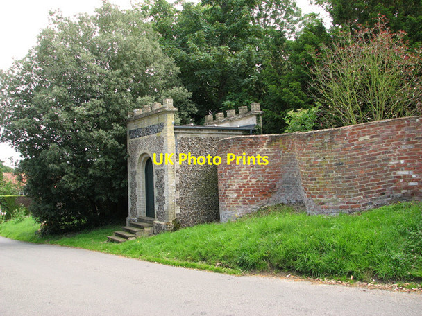 Photo 6"x4" Gatehouse and crinkle-crankle wall, Bramfield Bramfield\/TM4073 c2011