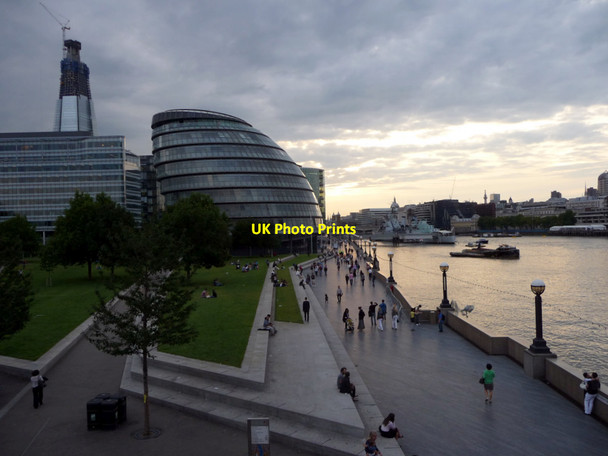 Photo 6"x4" South Bank with City Hall London c2011
