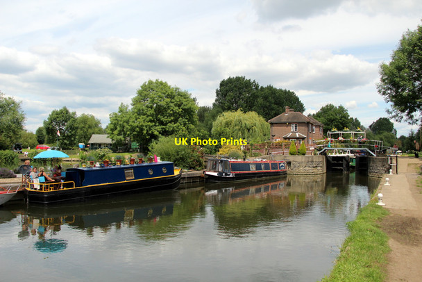 Photo 6"x4" Lock, River Lee Navigation, Hoddesdon, Hertfordshire Hoddesdon c2011