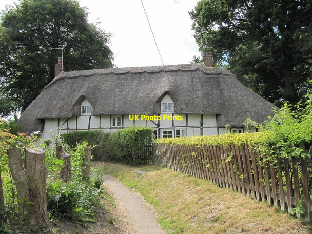 Photo 6"x4" Cottage by the path Wallingford c2011