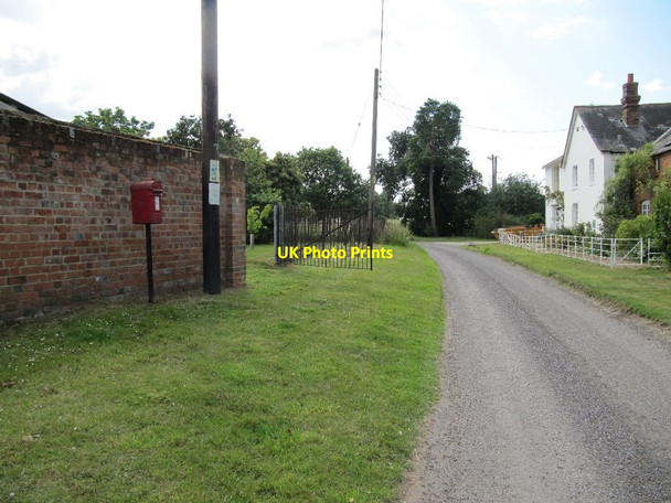 Photo 6"x4" Postbox on Mackney Lane Wallingford c2011