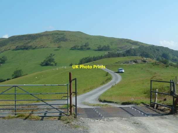 Photo 6"x4" Cattle grid and lane on a ridge above Nantmel Nantmel c2011
