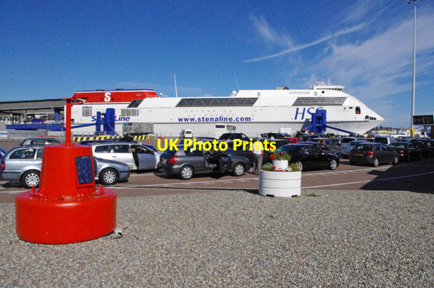 Photo 6"x4" Waiting to board at Holyhead Holyhead\/Caergybi c2011