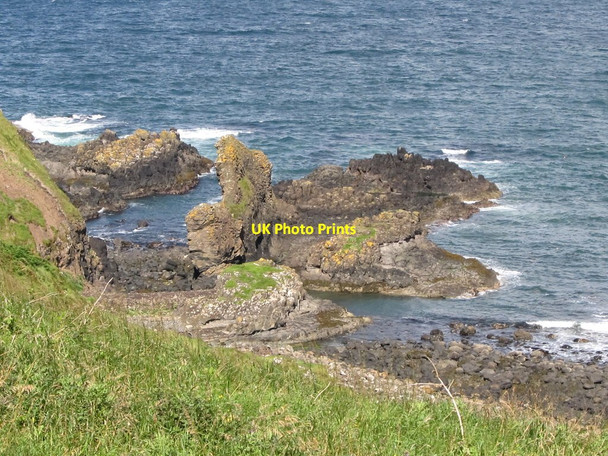 Photo 6"x4" The Camel's Back outcrops in Portnaboe Portballintrae c2011