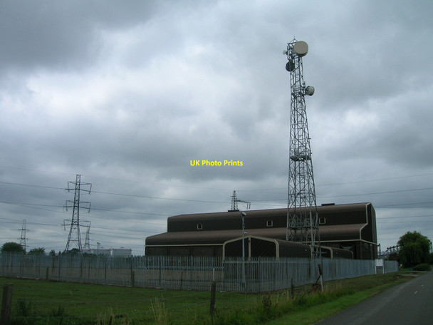 Photo 6"x4" Communications mast off Chapel Lane Keadby c2011