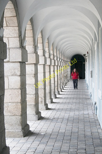Photo 6"x4" Collins Barracks, National Museum, Walkway Dublin\/O1534 c2006